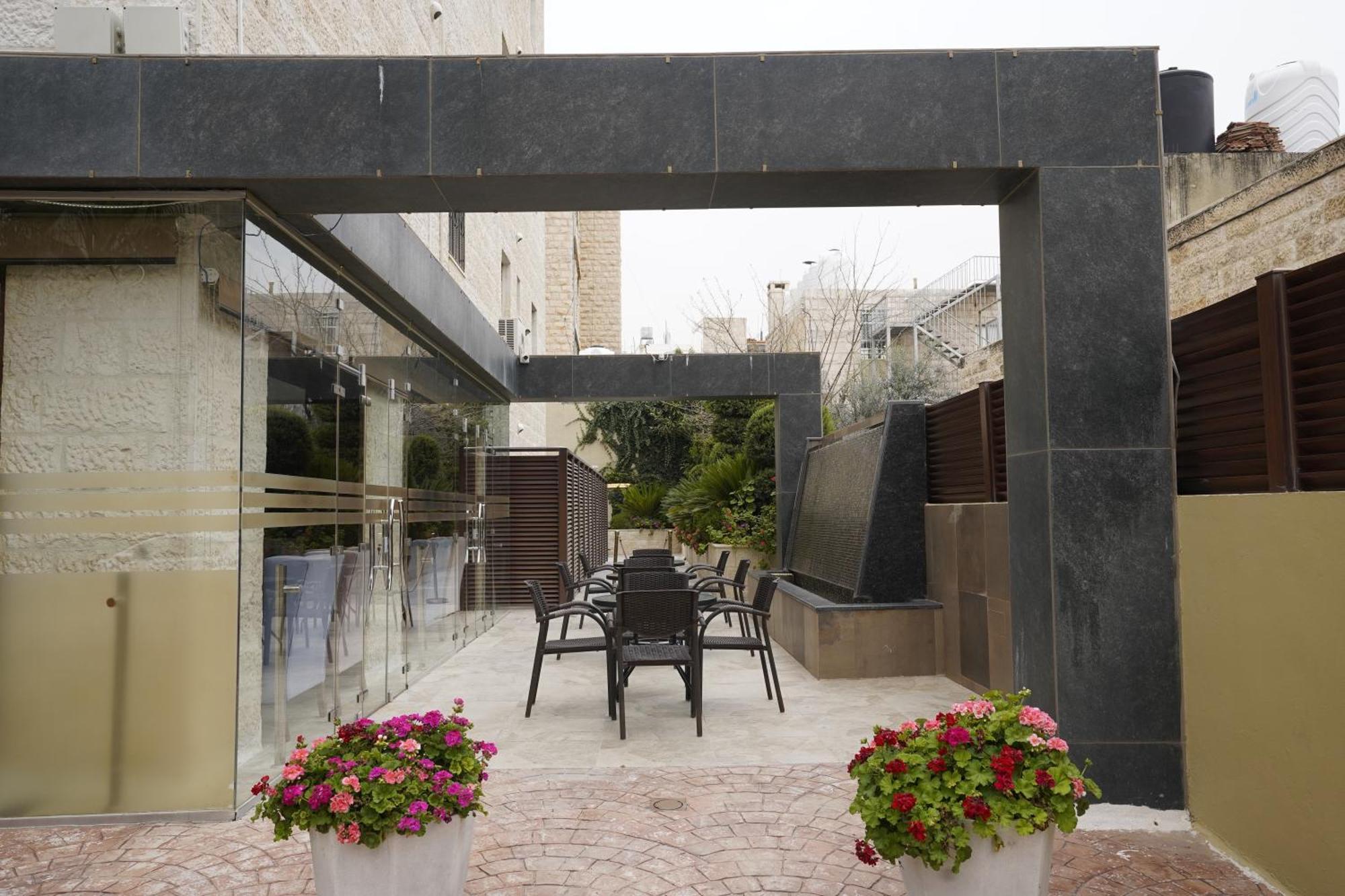 Naylover Hotel Suites Ammán Kültér fotó