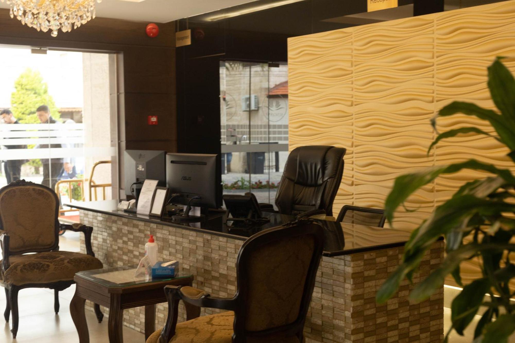 Naylover Hotel Suites Ammán Kültér fotó