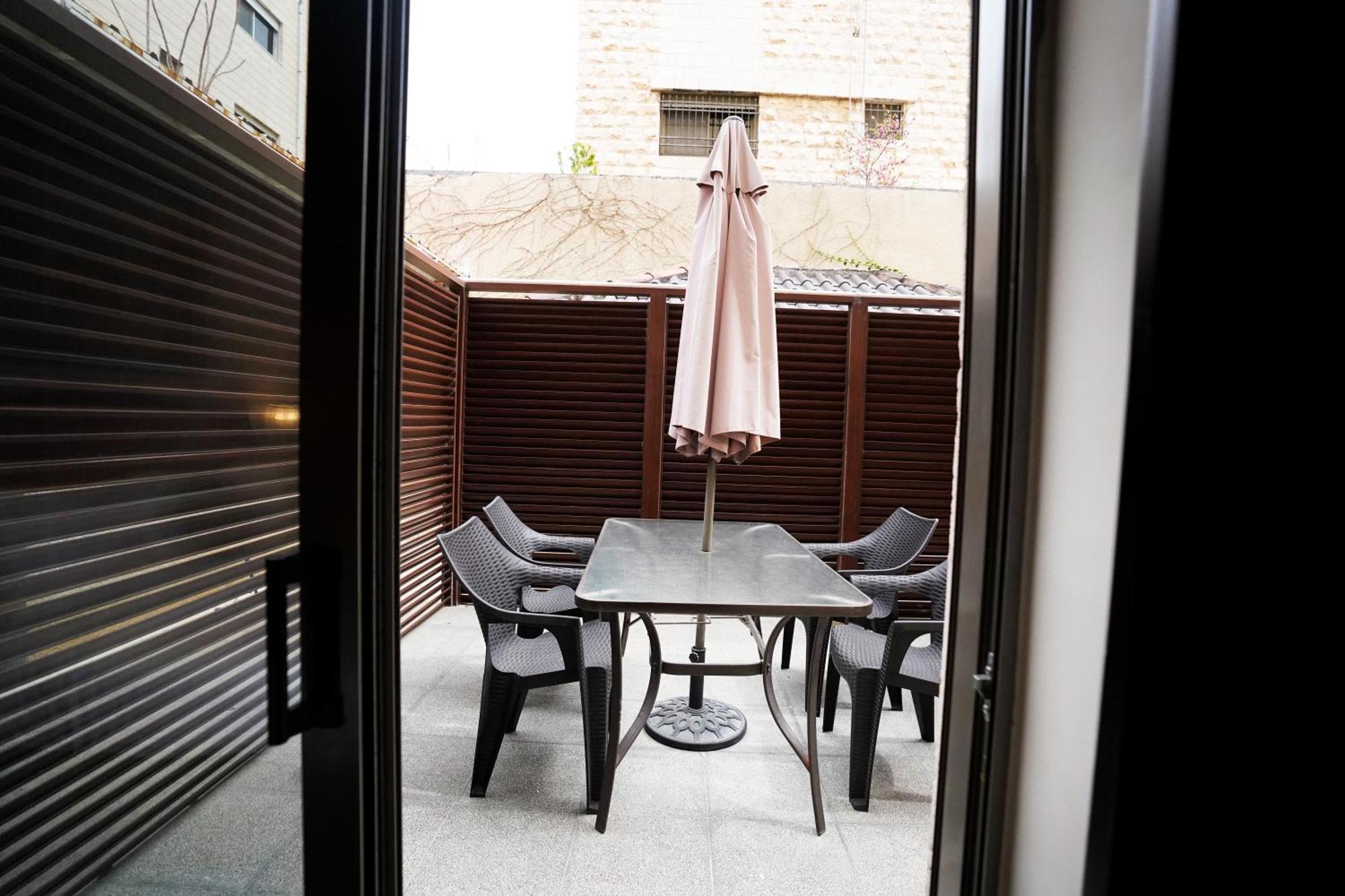 Naylover Hotel Suites Ammán Kültér fotó